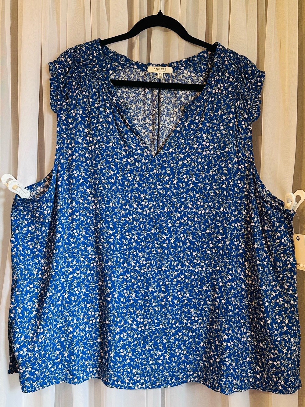 Angels Blue Dainty Floral Lightweight V-Neck Tank Top Size 2X